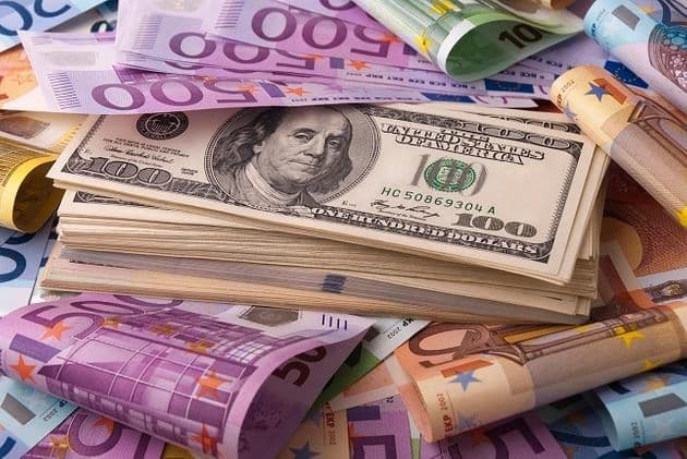Dolların sabaha olan rəsmi məzənnəsi Açıqlanıb