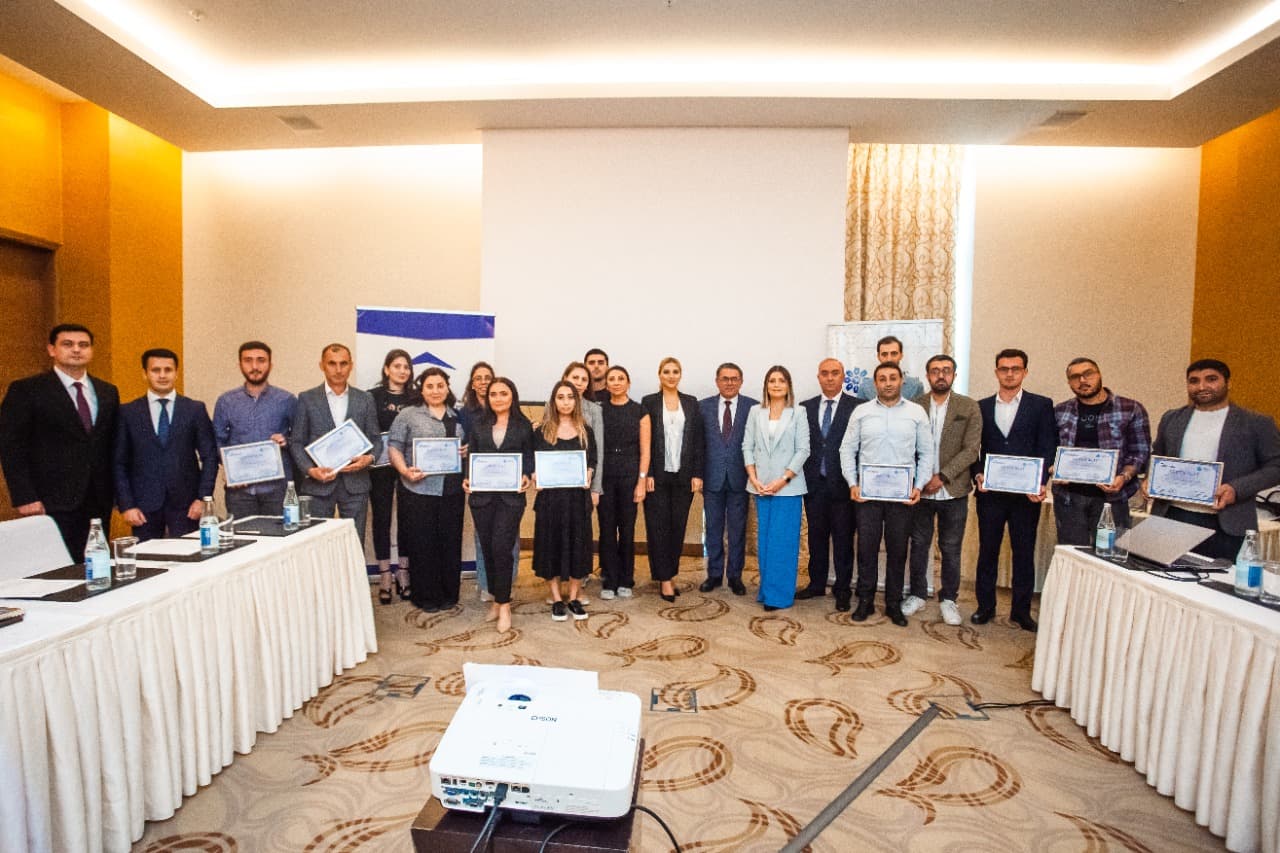 İKZF və MEDİA iqtisadi mövzularda yazan jurnalistlər üçün təlim keçirib