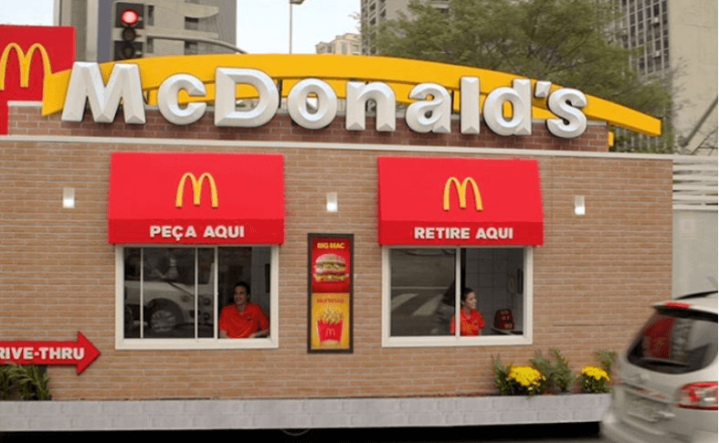 Dünyanın ən böyük fast food şəbəkəsi McDonald'sa milyon dollarlıq iddia qaldırılıb