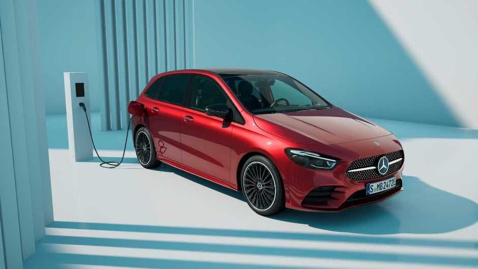 Mercedes-Benz B-Class mikroveni də yenilənib