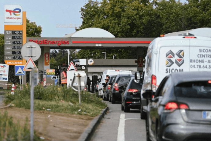 Fransada yanacaq satışına limit - TƏTBİQ EDİLİB