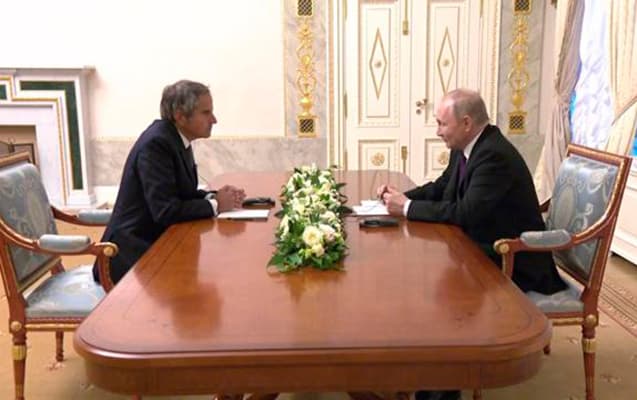 Putin MAQATE rəhbəri ilə görüşdü