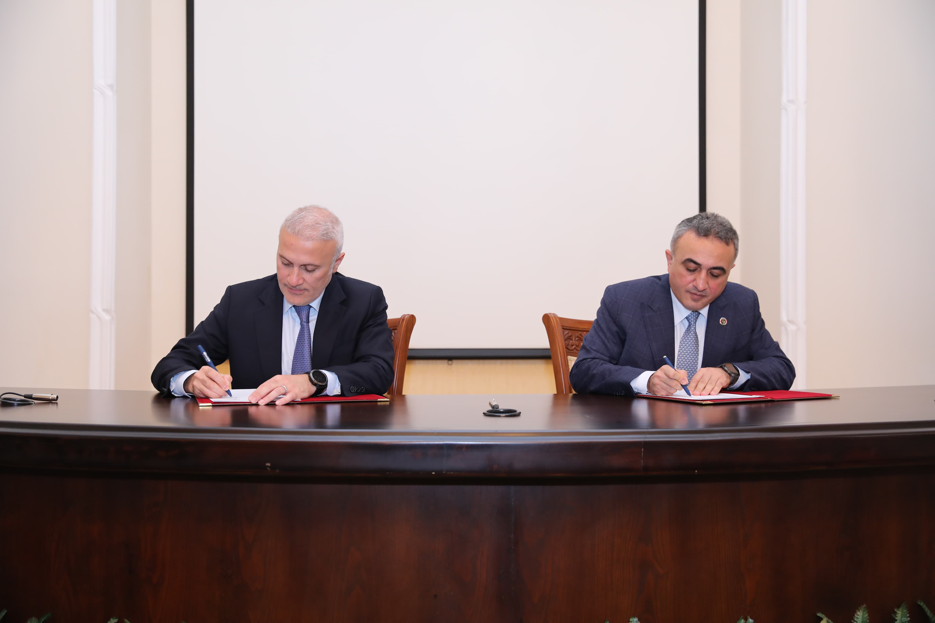 Dövlət Xidməti ilə Vəkillər Kollegiyası arasında Memorandum imzalanıb
