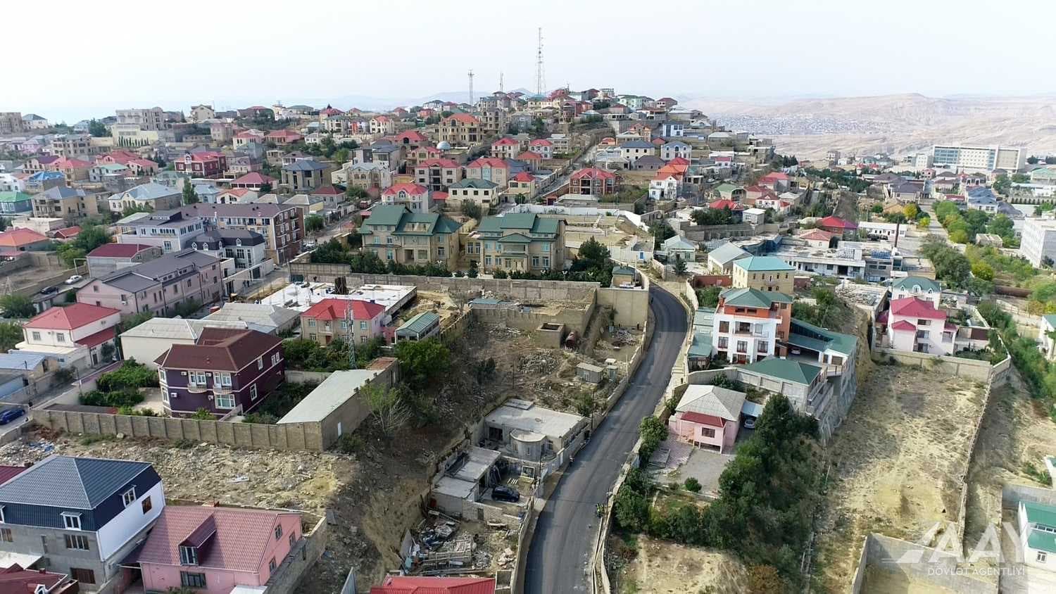 Badamdar qəsəbəsində iki küçənin təmiri yekunlaşır