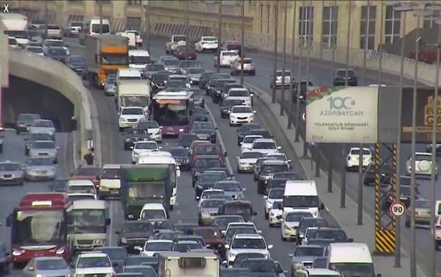 Bakıda sıxlıq olan yollar açıqlandı
