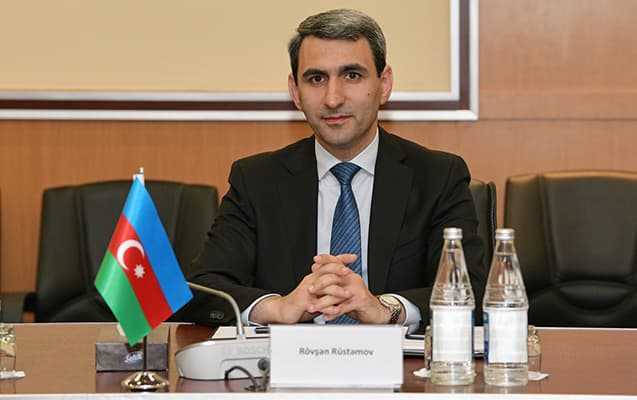 Cavid Qurbanovun yerinə təyin olunan Rövşən Rüstəmov kimdir?