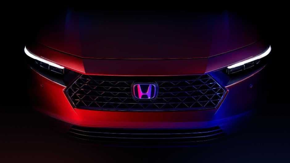 Honda yeni Accord modelinin dizaynı üzərindəki sirr pərdəsini götürüb