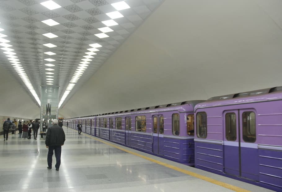 Bakı metropoliteninin Bənövşəyi xəttində yeddivaqonlu qatarların hərəkəti təşkil edilir