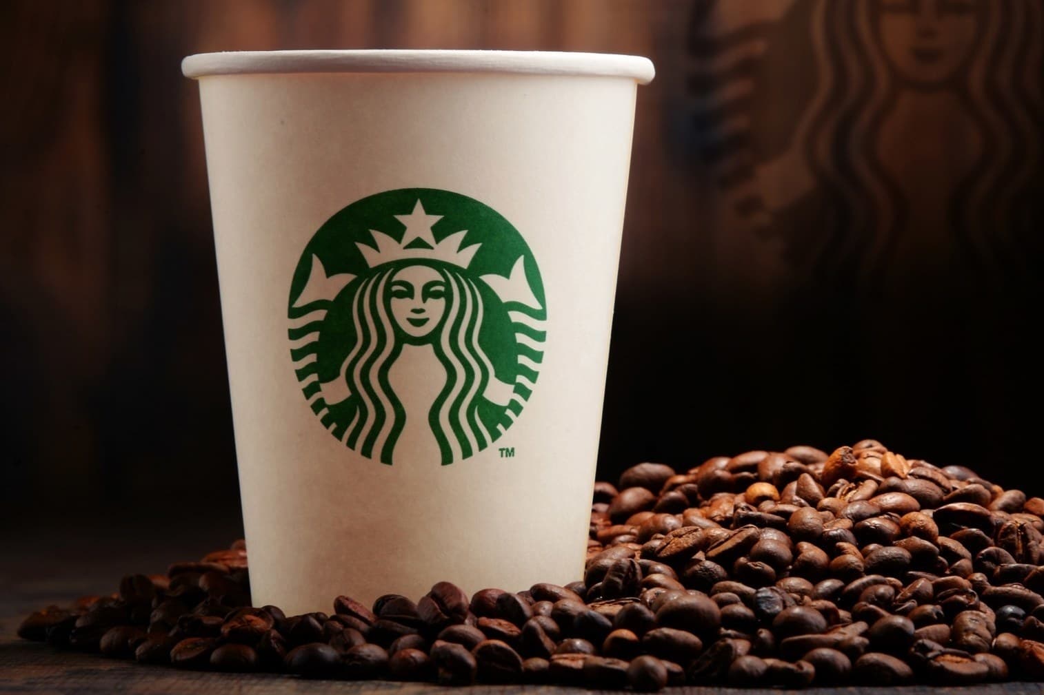 Starbucks-ın xalis mənfəəti  rekord həddə azalıb