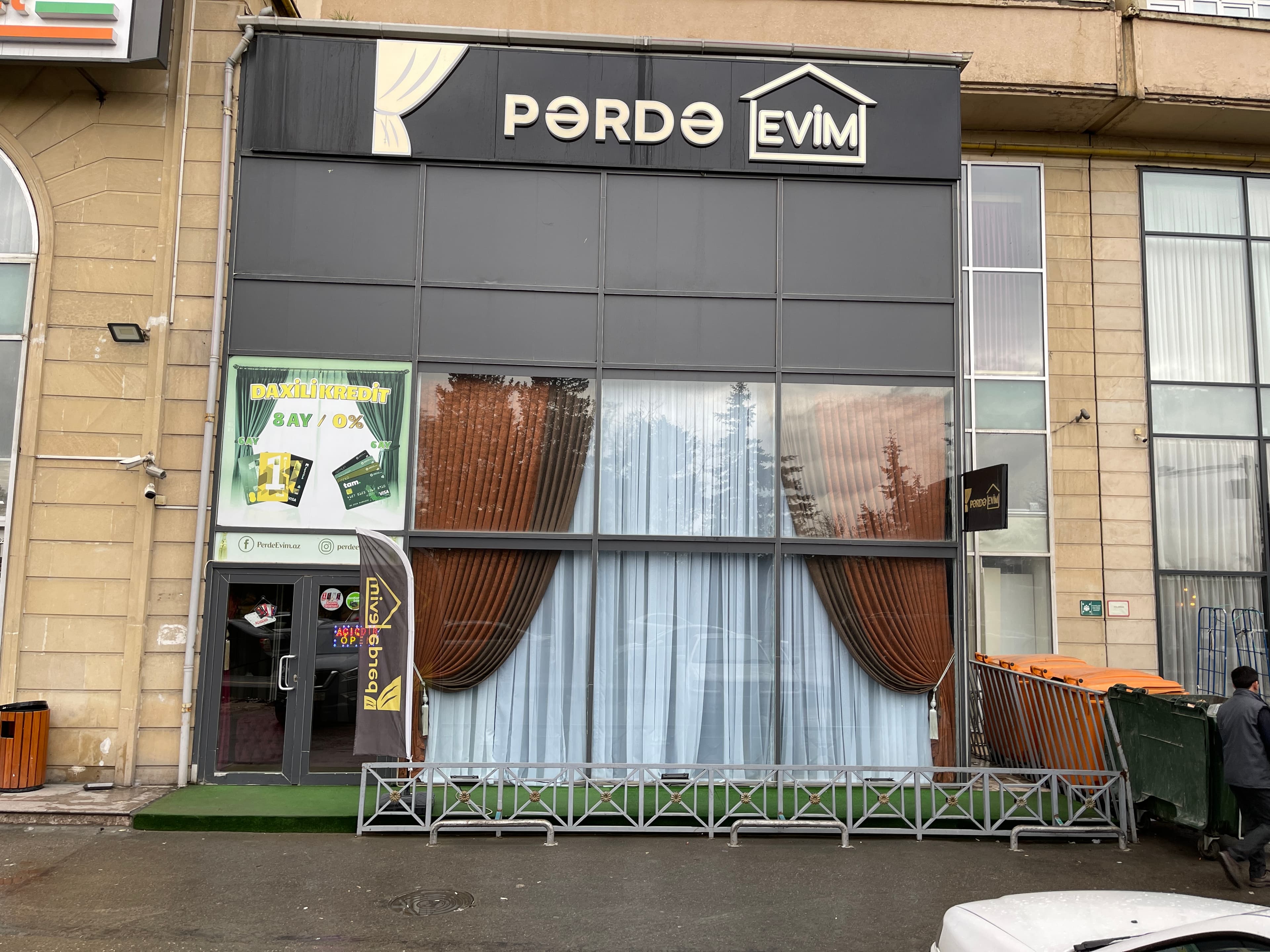 Pərdə, tül və aksessuar sahəsində geniş məhsul çeşidi – Pərdə Evim