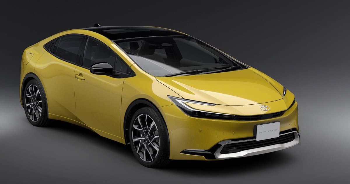 Yeni Toyota Prius təqdim edilib