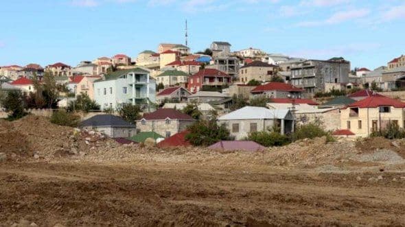 Parlamentdə sənədsiz evlərlə bağlı problem qaldırılıb