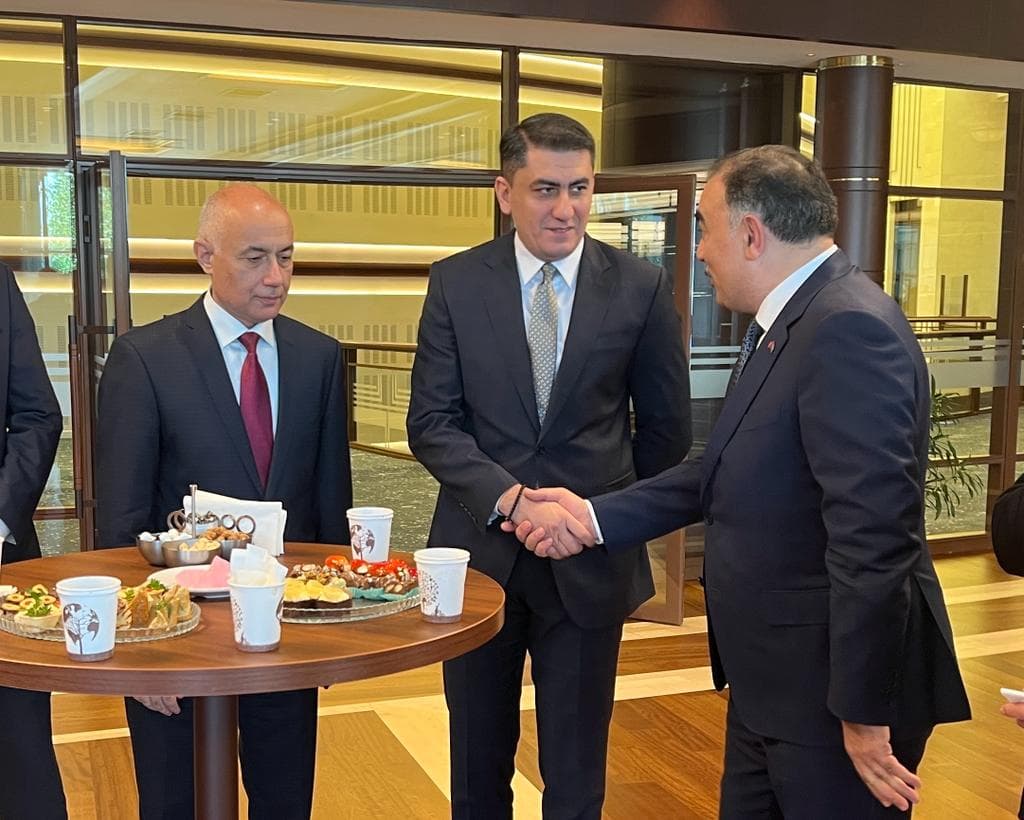 Ankarada PAŞA Həyat “İRS” Nəşriyyat evi ilə birgə ərsəyə gəlmiş kitablarını təqdim edib.