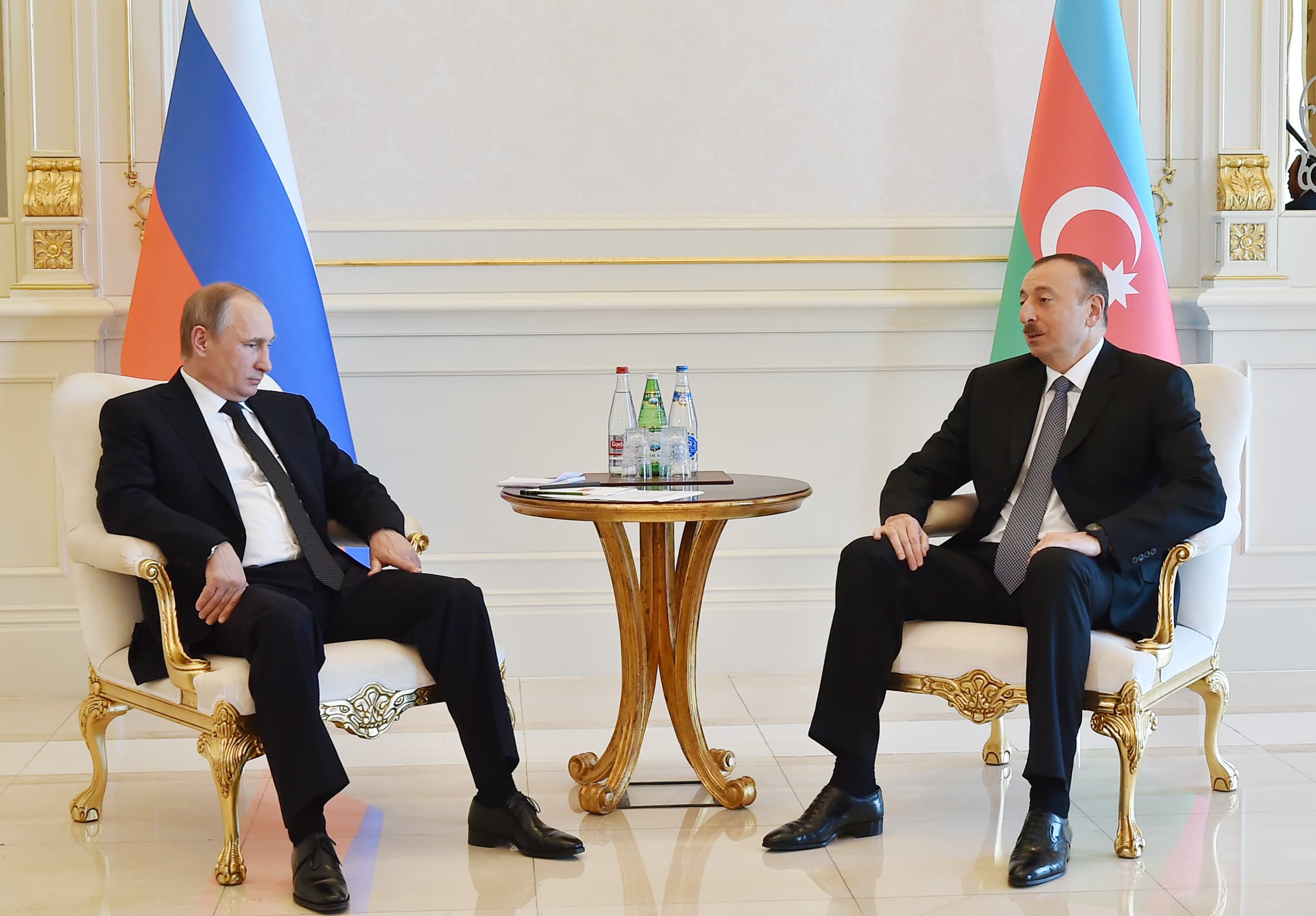Əliyev və Putin Cənubi Qafqazda iqtisadi və logistika əlaqələrinin bərpası planlarını müzakirə ediblər