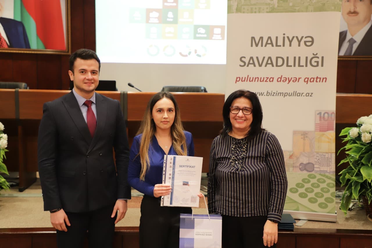 Xəzər Universitetinin tələbələri Maliyyə savadlılığı seminarlarında