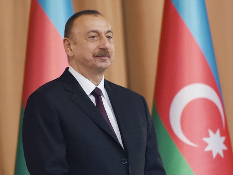 İlham Əliyev Davos Forumunda dəyirmi masada iştirak edib