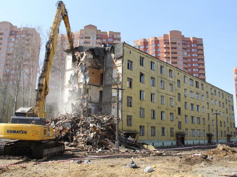 Bakıda sökülən bu binaların sakinlərinə yeni mənzillər və aylıq 700 AZN kirayə pulu verilir