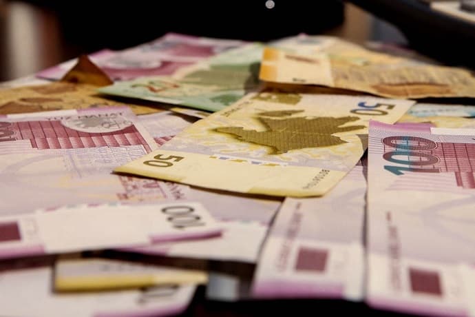 Azərbaycan 2 milyard manata yaxın borc qaytarıb