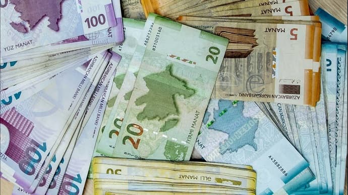 Manat avro və rubl qarşısında bahalaşdı