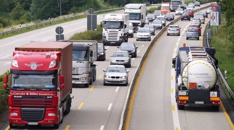 AYNA İdarə Heyətinin sədri: Türkiyədən Rusiyaya yüklərin 30%-ni azərbaycanlılar daşıyıb