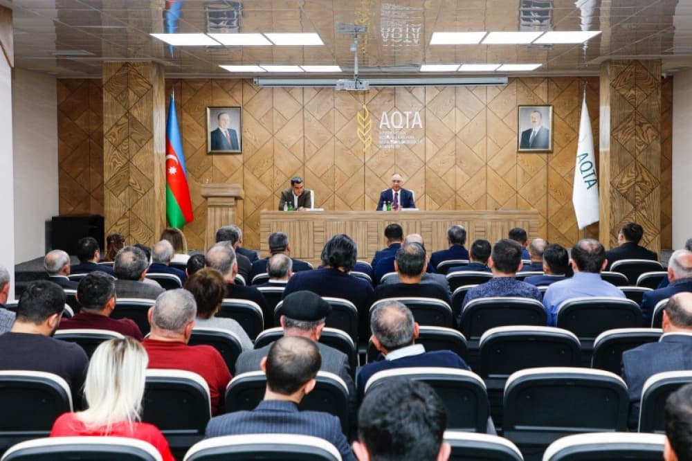 Süd və süd məhsulları sahəsində fəaliyyət göstərən sahibkarlarla görüş olub