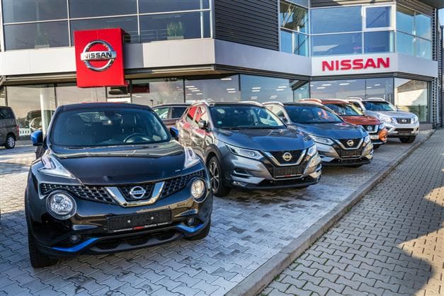 "Nissan" yarım milyondan çox avtomobili geri çağırıb