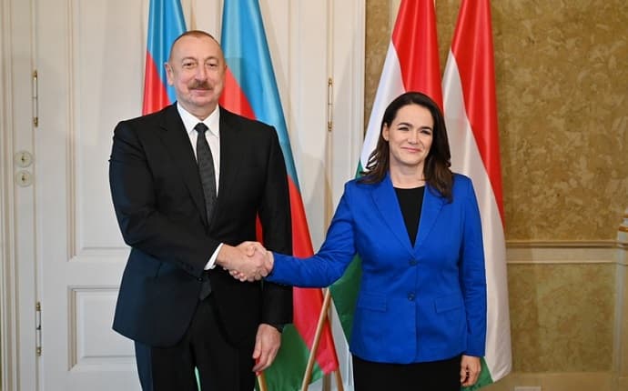 Prezident İlham Əliyevin Macarıstan lideri ilə təkbətək görüşü olub