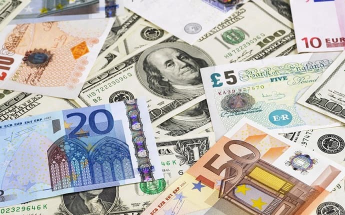 Azərbaycan banklarının xarici valyutada kredit qoyuluşu azalır