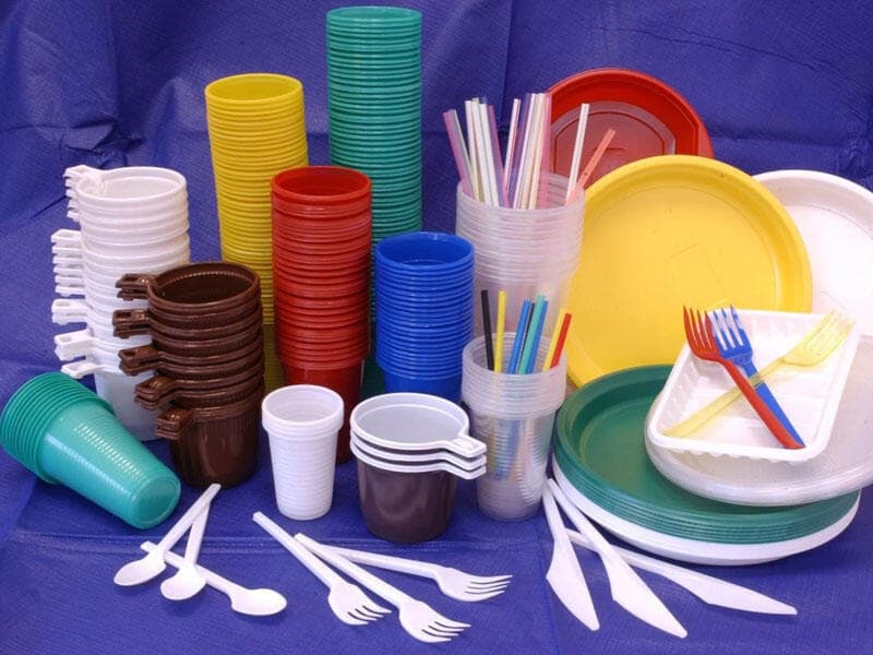 Bu ölkədə birdəfəlik plastik məhsullar tam qadağan olundu