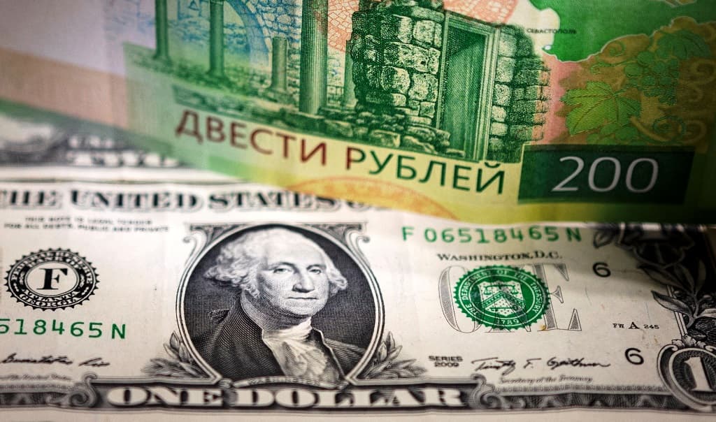 Rusiyada dollar sürətlə bahalaşır