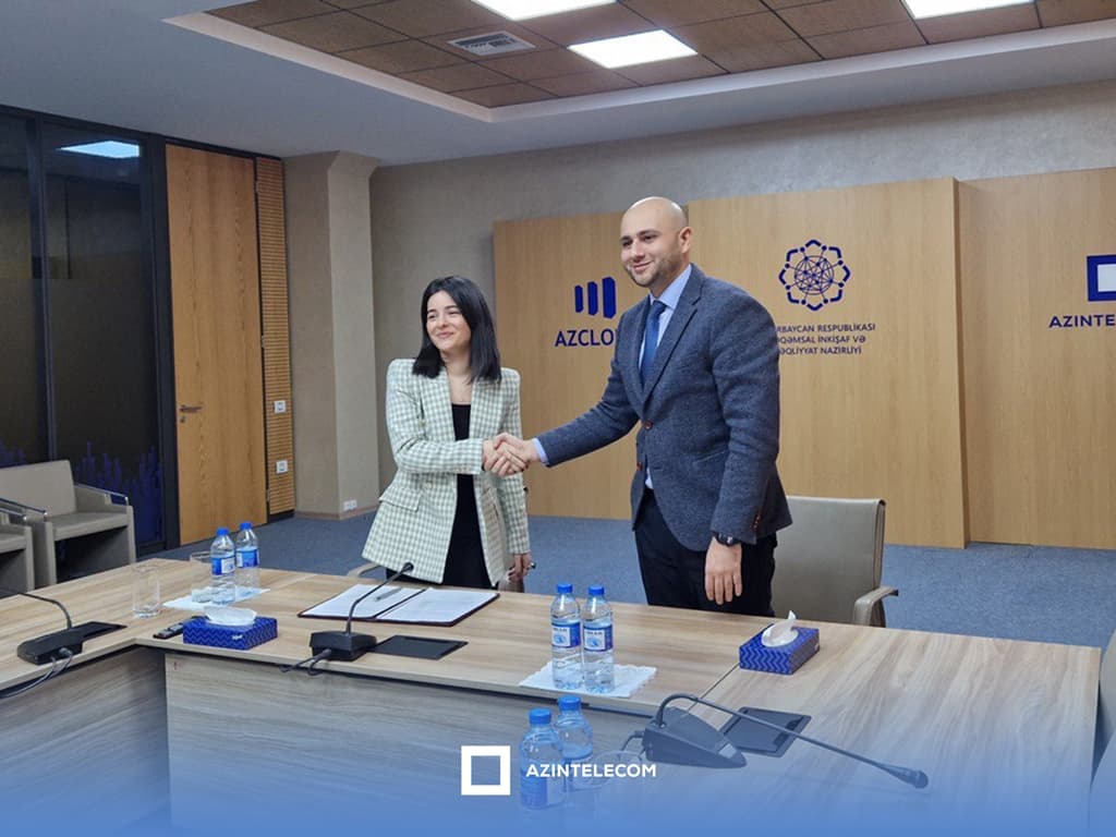 “AzInTelecom” MMC Azərbaycanda ilk dəfə təcrübə və təqaüd proqramı həyata keçirir - FOTO
