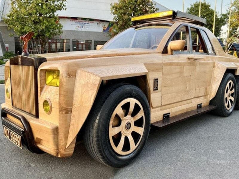 Taxtadan hazırlanmış “Rolls-Royce” avtomobili - VİDEO