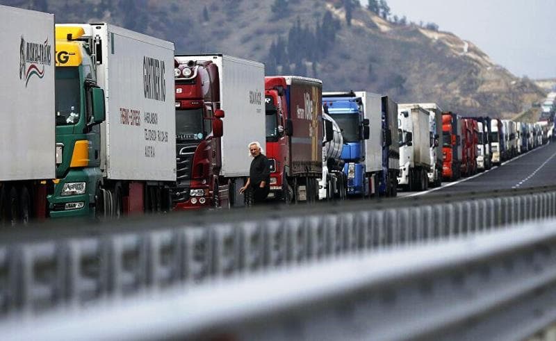Azərbaycana məxsus TIR-lar Türkiyədə təmənnasız xidmət edirlər