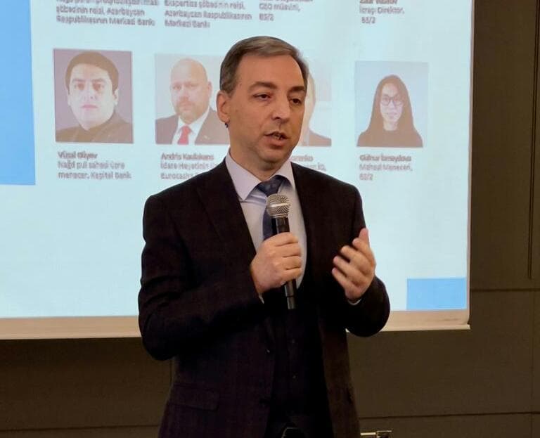 Anar Dadaşov: "Kredit təşkilatlarında kassa əməliyyatlarının aparılması qaydalarına dəyişiklik edilə bilər"