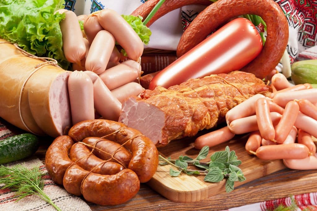 Bəzi kolbasa məhsulları ətdən ucuz satılır - VİDEO