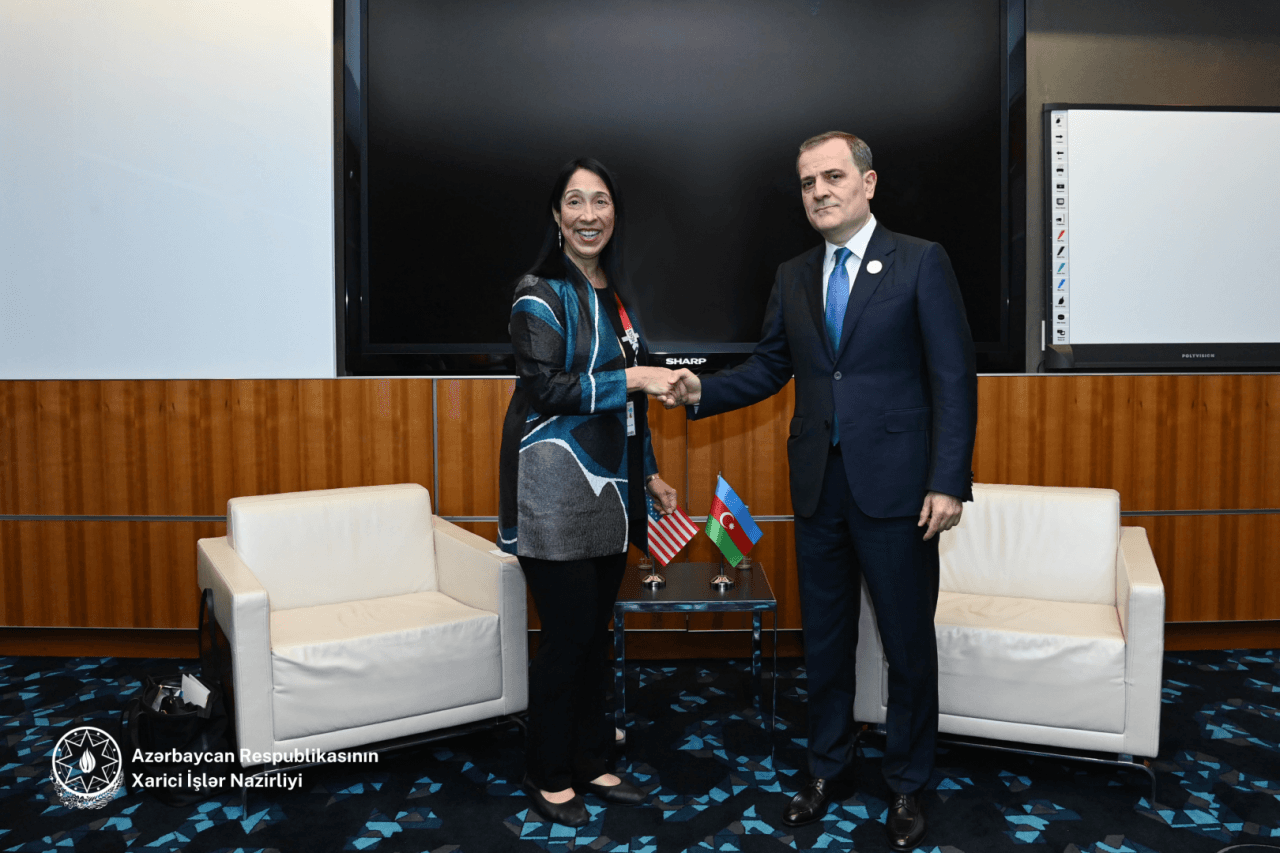 Ceyhun Bayramov Qətərdə Mişel Sison ilə görüşüb