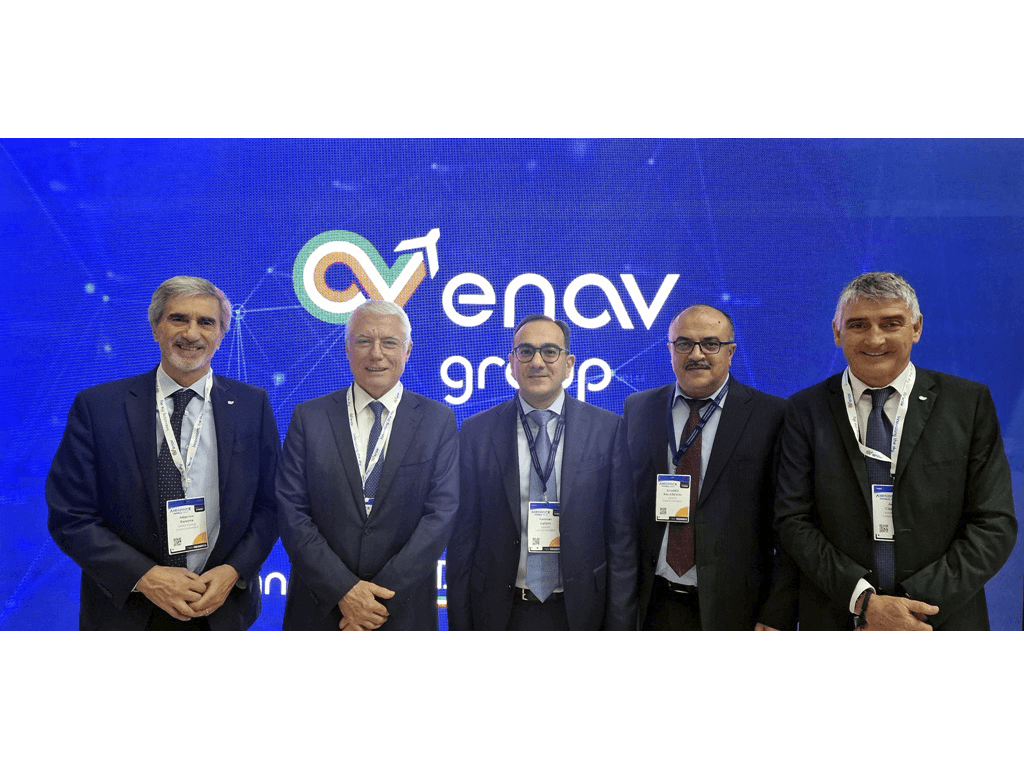 AZANS Azərbaycan mülki aviasiyasının inkişafını Cenevrədə keçirilən sərgidə nümayiş etdirib - FOTO