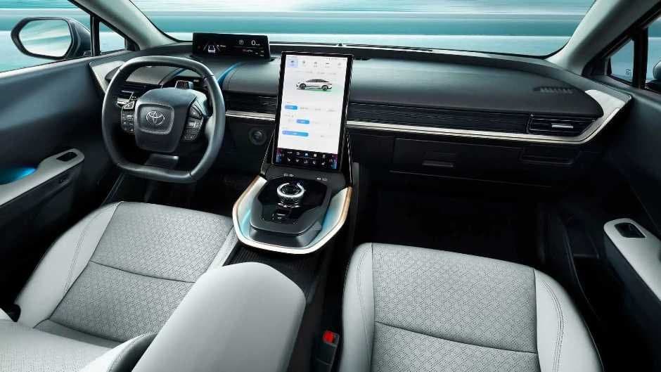 Toyota Tesla Model 3 modelindən ucuz olan elektrik sedanının satışlarına başlayıb