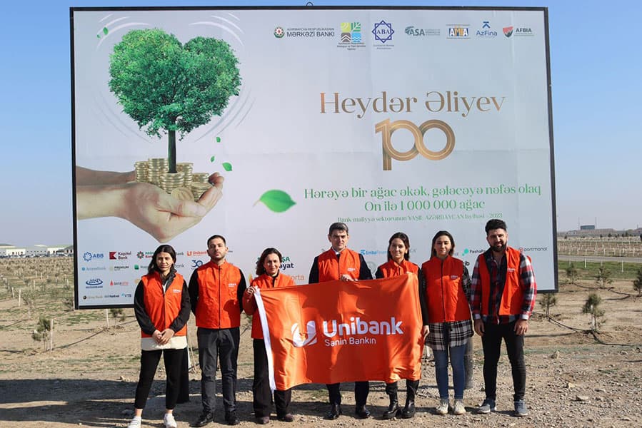 Unibank ağacəkmə aksiyasında iştirak edib - FOTO