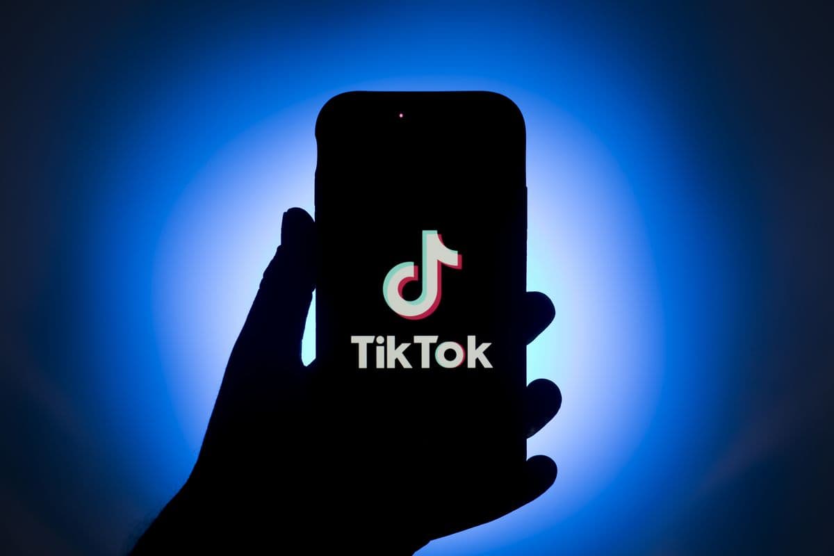 ABŞ TikTok-dan səhmlərini satmağı tələb edir