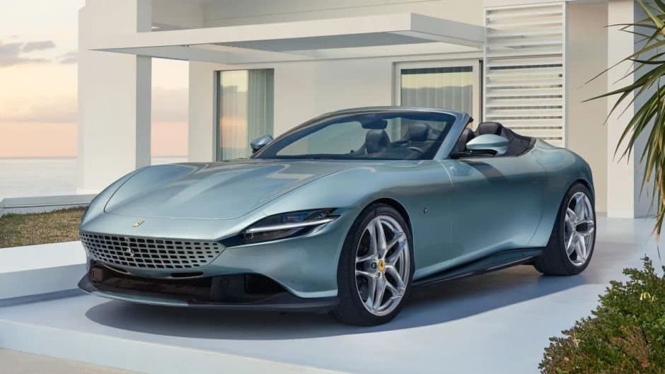 Yumşaq damlı Ferrari Roma Spider modeli debüt edib - FOTO