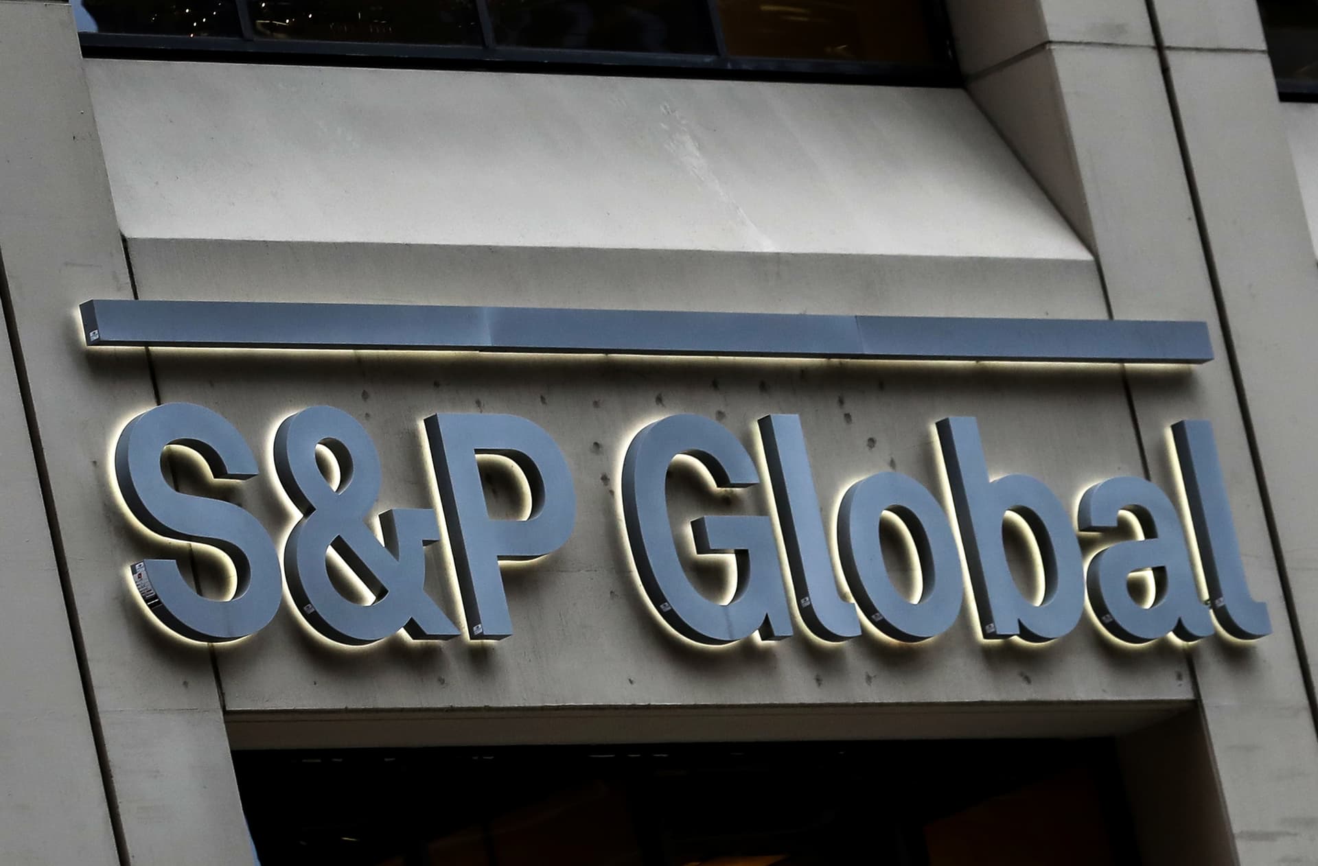 "S&P": İnkişaf etməkdə olan bazarlarda maliyyə şərtləri sərtləşir