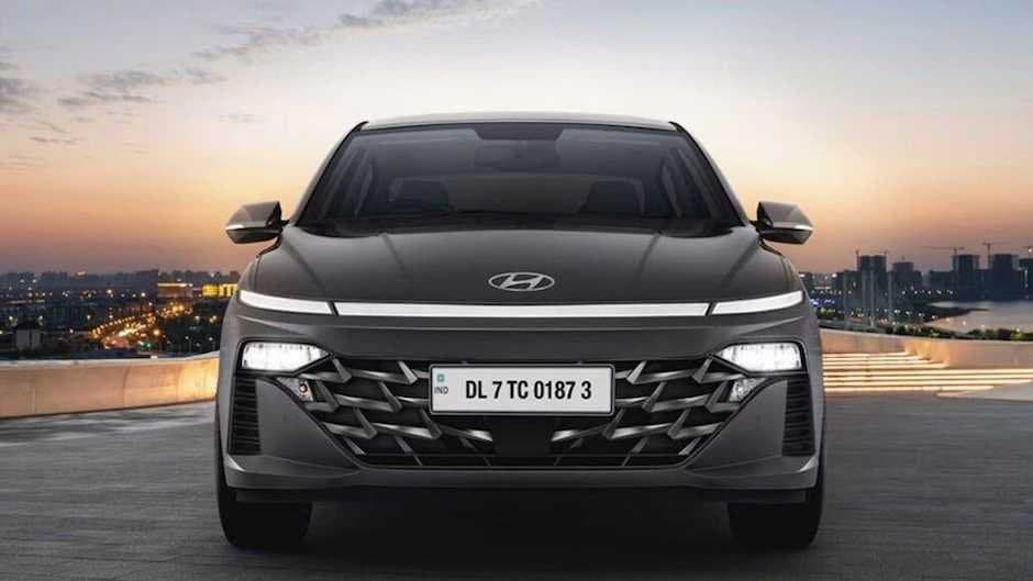 Yeni Hyundai Accent sedanı Hindistanda debüt edib - FOTO