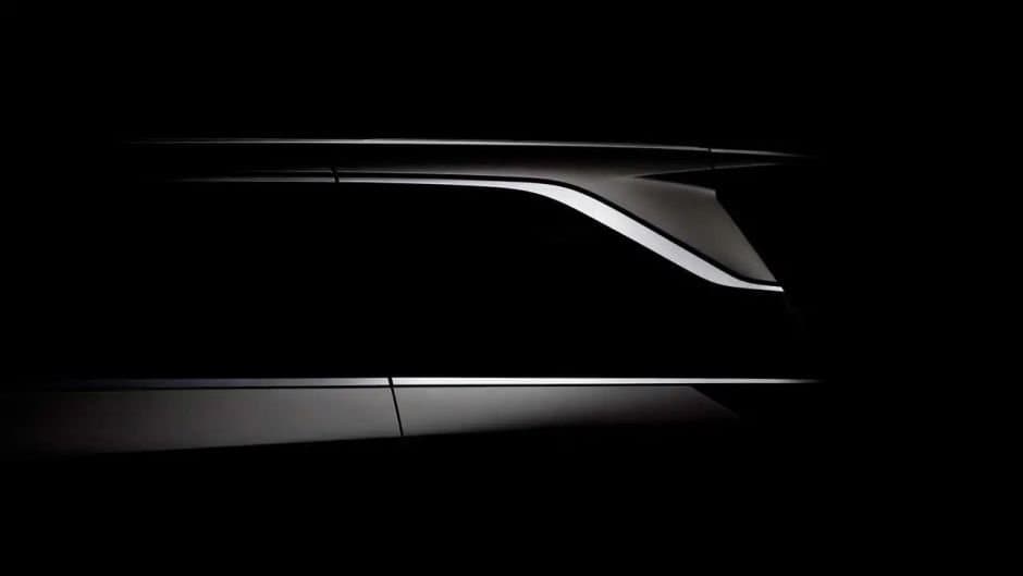 Lexus yeni LM minivenini təqdim edəcək - FOTO