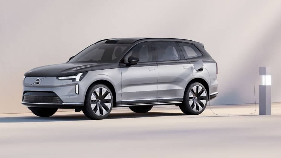 Volvo şirkəti EX90 Exellence krossoverini nümayiş etdirib - FOTO