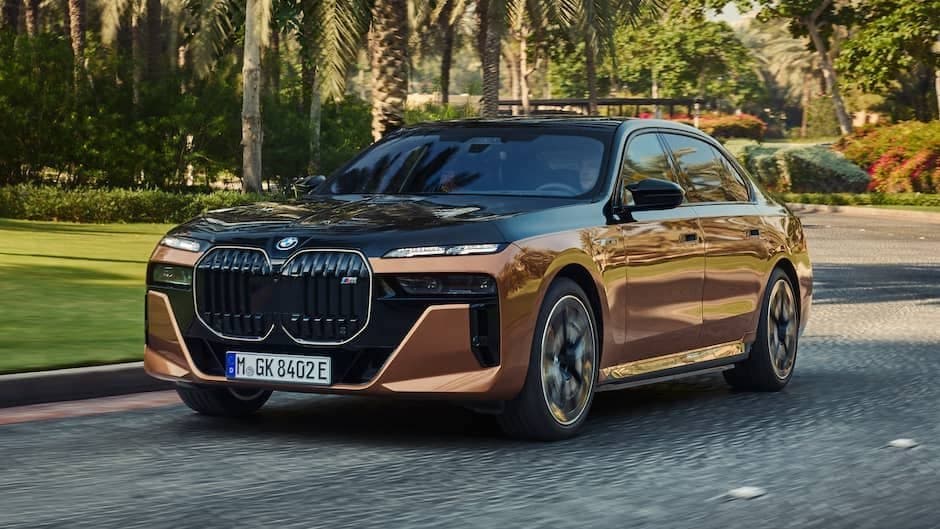 BMW i7 modelinin “bərkgedən” versiyası təqdim olunub - FOTO