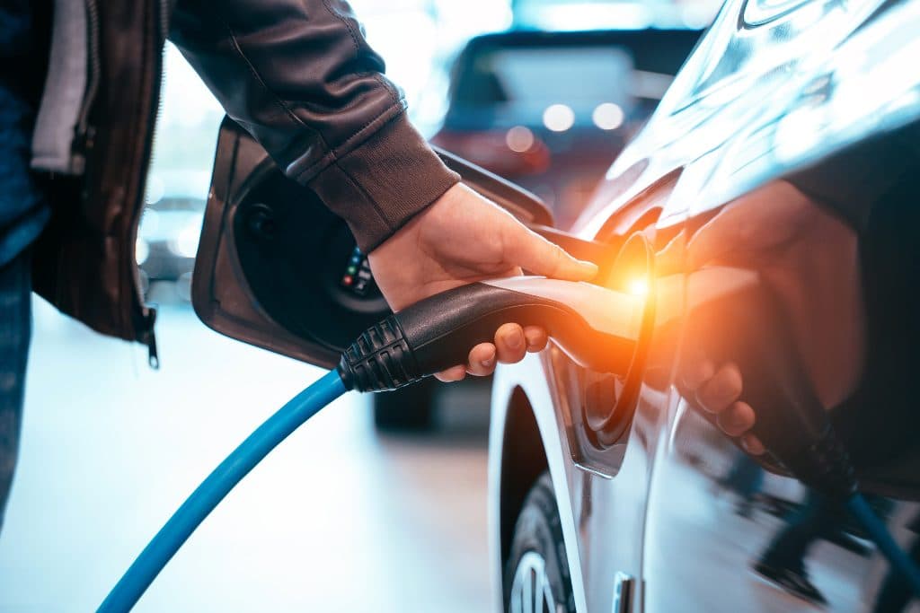 2030-cu ildə avtomobil bazarının 50 faizini elektrikli avtomobilləri təşkil edəcək