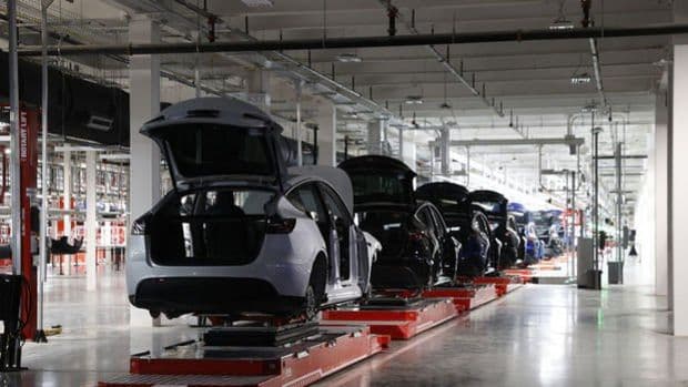 Tesla Model 3 və Model Y qiymətlərini yenidən aşağı saldı