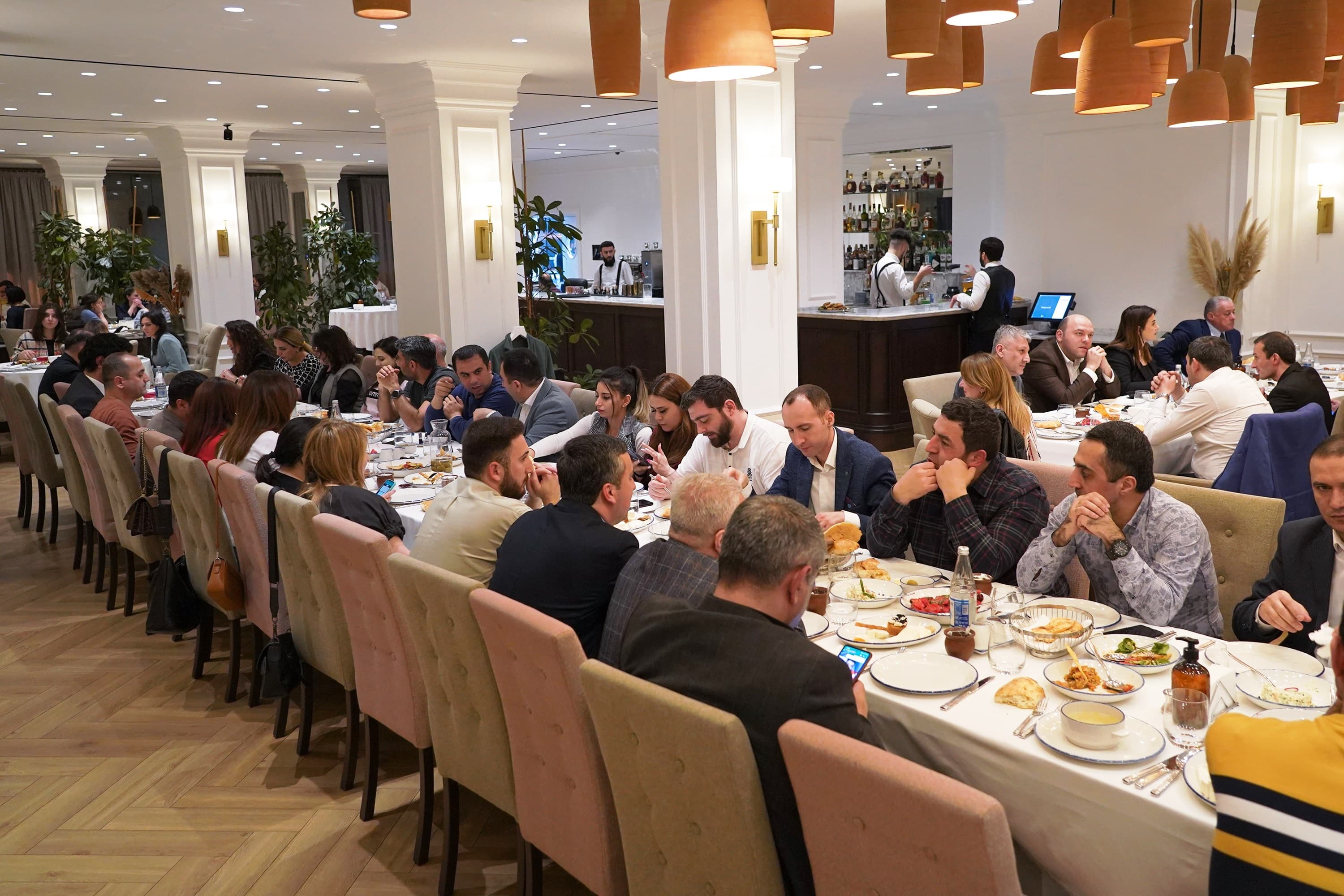 “Norm” ASC mətbuat nümayəndələrinə iftar süfrəsi açıb - FOTO
