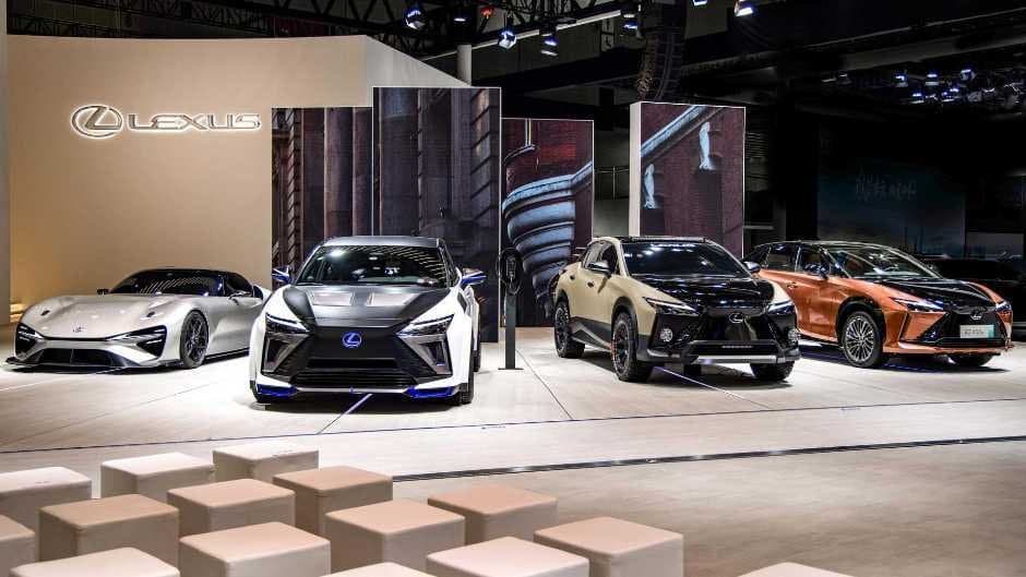 Lexus aktiv həyat tərzinə üstünlük verənlər üçün elektrik krossoverini hazırlayıb - FOTO